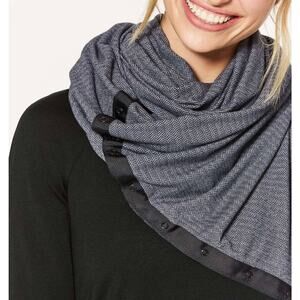 LULULEMON Scarf OS Vinyasa Infinity Multi Way Snap Closure Herringbone Gray NEW